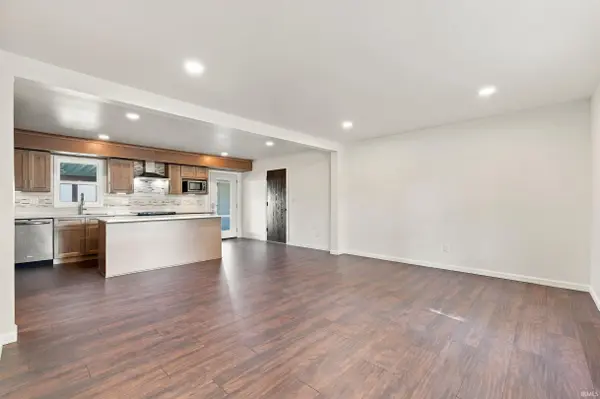 335 Hillside DR, Hartford City, IN 47348