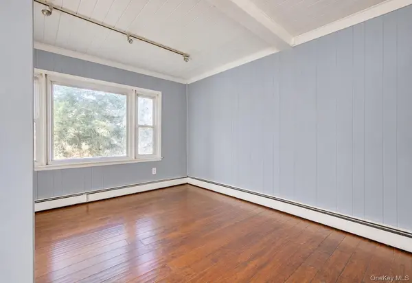 51 W 1st ST, Freeport, NY 11520