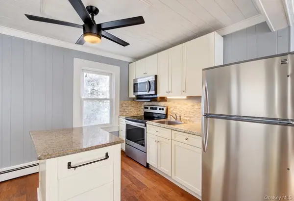 51 W 1st ST, Freeport, NY 11520