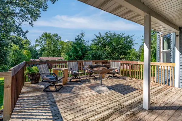 1821 Central AVE, Bettendorf, IA 52722