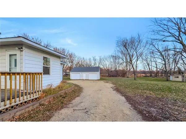 1017 S 4th AVE, Albert Lea, MN 56007