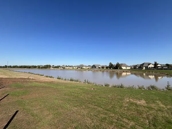 802 N Wheatland St, Wichita, KS 67235