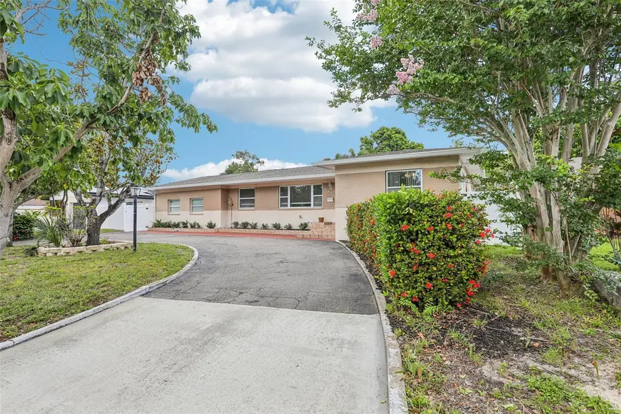 2709 49TH ST N, St Petersburg, FL 33710