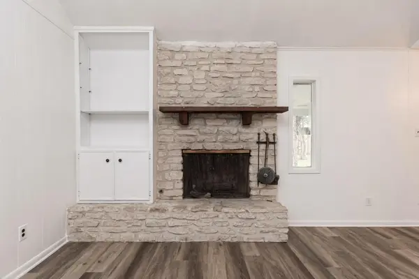 2107 Red Stone LN, Austin, TX 78727