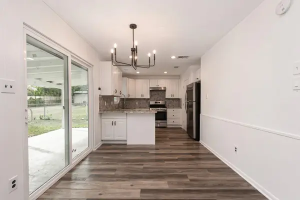 2107 Red Stone LN, Austin, TX 78727