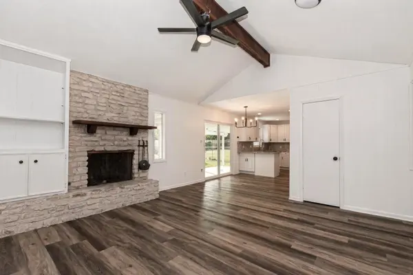 2107 Red Stone LN, Austin, TX 78727