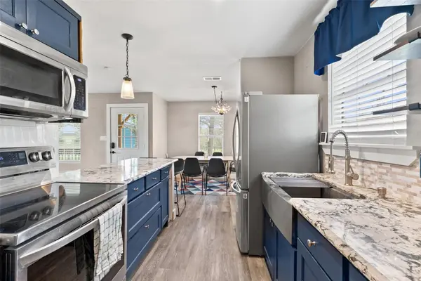 274 Old Austin TRL, Elgin, TX 78621