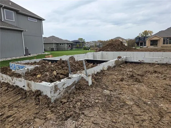 17385 W 169th PL, Olathe, KS 66062
