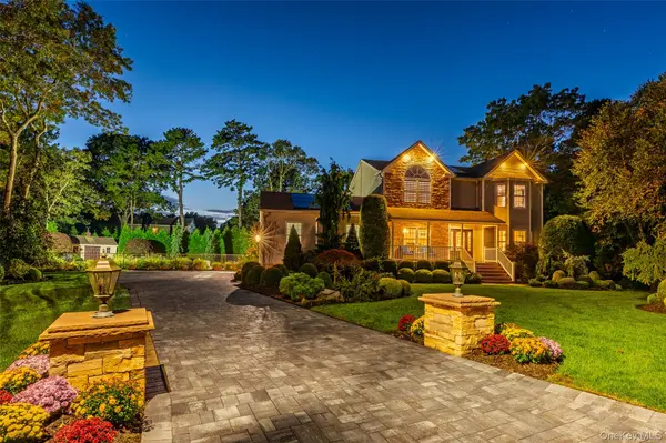 7 Toussie CT, Ridge, NY 11961