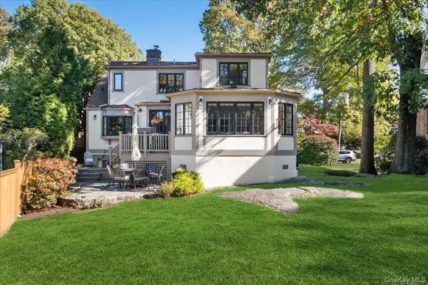 207 Mulberry LN, Larchmont, NY 10538