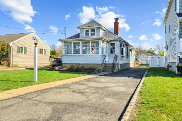 29 Riverdale AVE, Massapequa, NY 11758