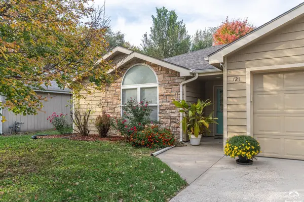 721 Hickory ST, Lawrence, KS 66044