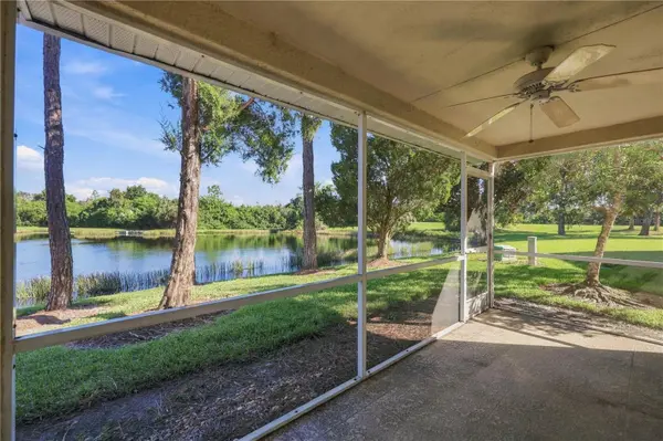 7617 SWEETBAY CIR, Bradenton, FL 34203
