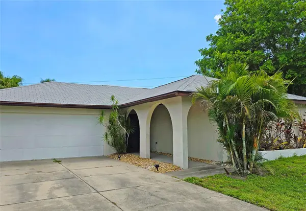 6545 WATERFORD CIR, Sarasota, FL 34238