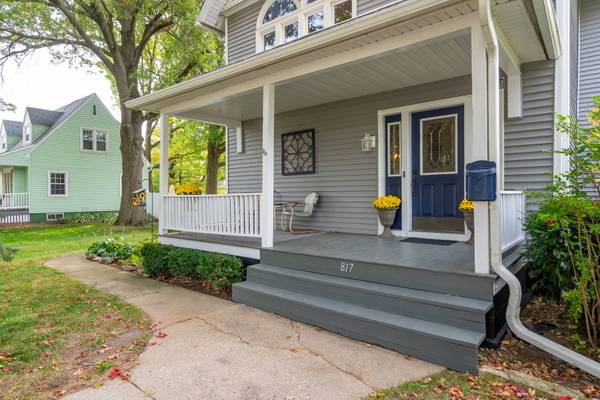 817 6th ST, De Witt, IA 52742