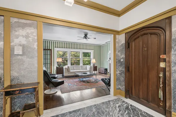705 W Buena AVE #2B, Chicago, IL 60613