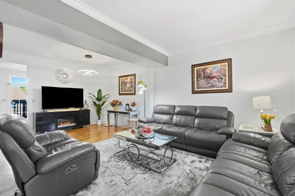 1060 Kufrin WAY #1060, Lombard, IL 60148