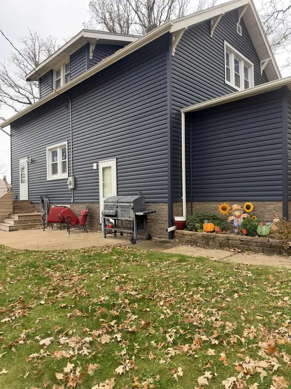 211 Park ST, Emmons, MN 56029