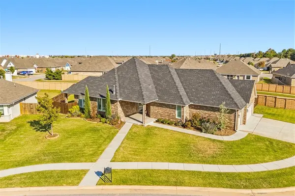 15108 Fountain Creek LN, Edmond, OK 73013