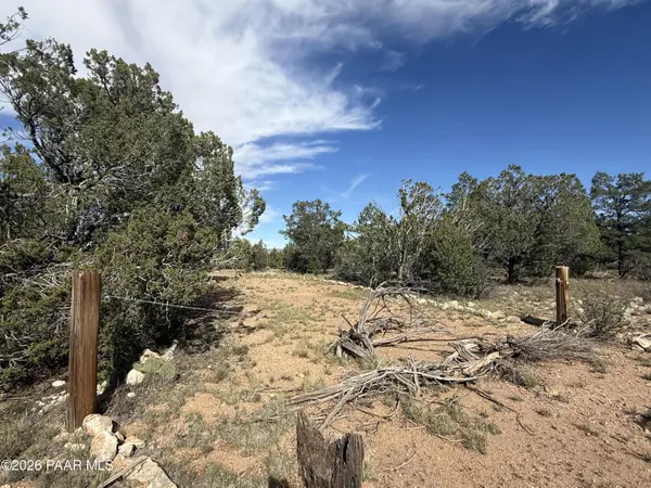 54697 N Echo LN, Seligman, AZ 86337
