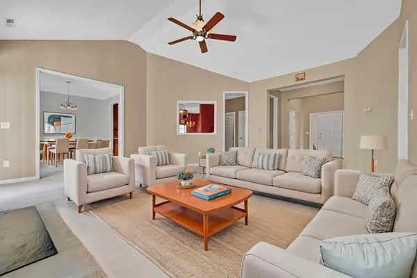 801 Bindon LN, Simpsonville, SC 29680