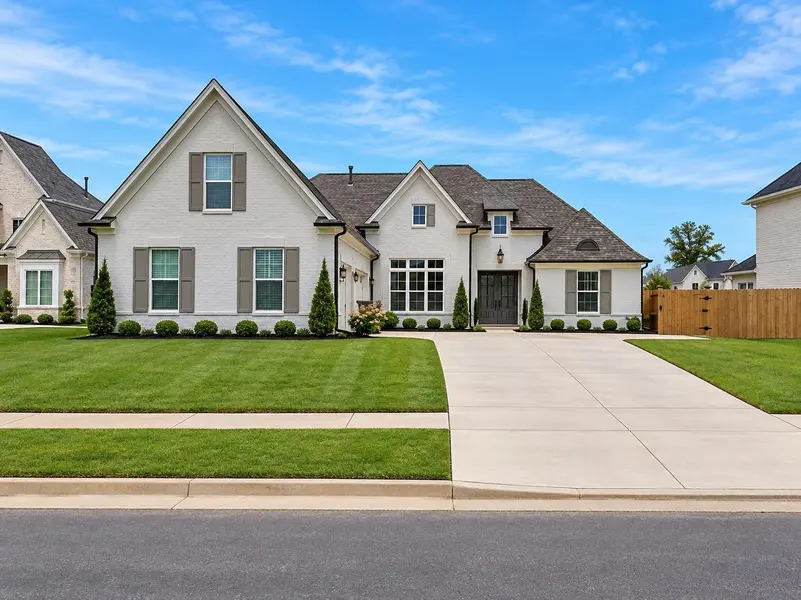 9606 GRAYS HOLLOW DR, Cordova, TN 38018