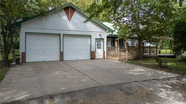 Francis RD, Kearney, MO 64060