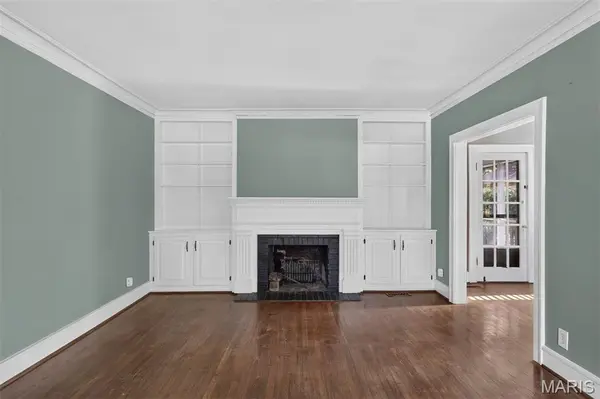 8386 Big Bend BLVD, Webster Groves, MO 63119