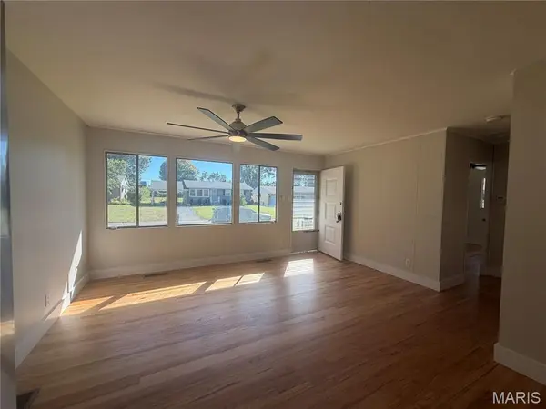 11367 Ranger DR, St Louis, MO 63128