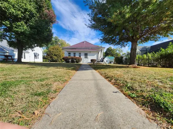 212 S Court ST, Bowling Green, MO 63334