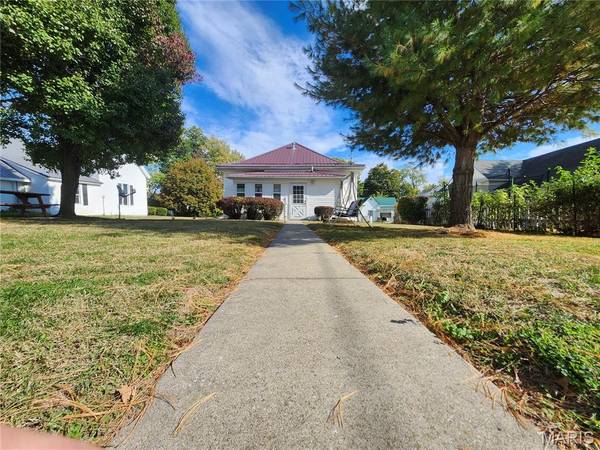 212 S Court ST, Bowling Green, MO 63334