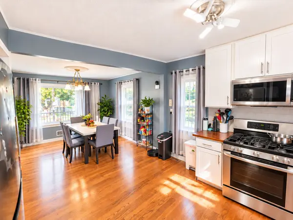 121 Westward Ho DR, Northlake, IL 60164