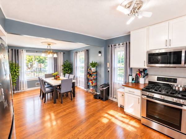 121 Westward Ho DR, Northlake, IL 60164