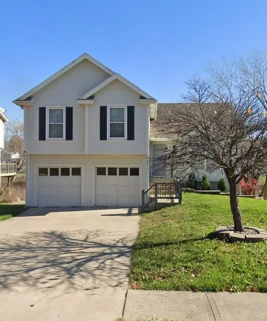 10313 NW 85th ST, Kansas City, MO 64153