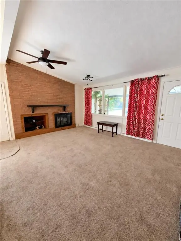 229 W 16th ST, Maryville, MO 64468