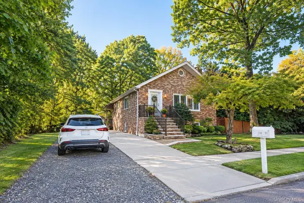 238 Saint Andrews RD, Staten Island, NY 10306