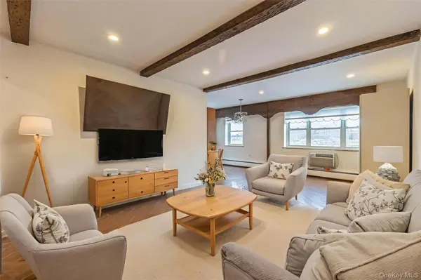 99-10 60th AVE #E6, Corona, NY 11368