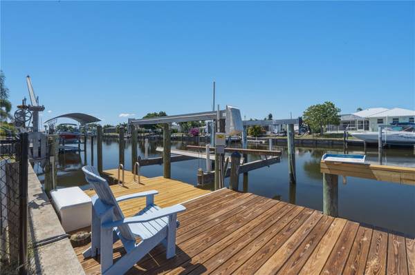 21277 EDGEWATER DR, Port Charlotte, FL 33952