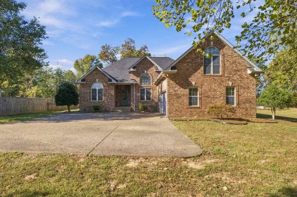 3017 Lana Ln, Greenbrier, TN 37073