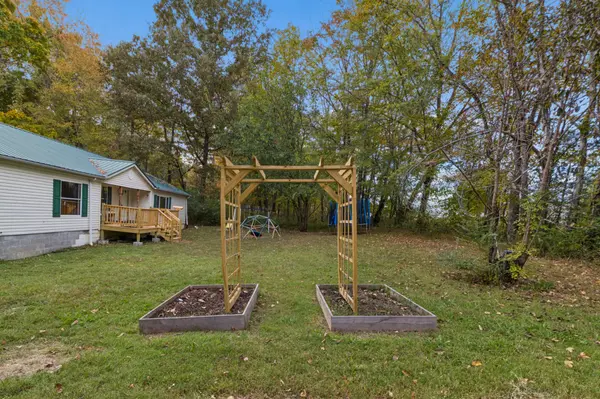 1942 Abiff Rd, Burns, TN 37029