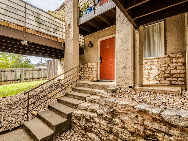 6810 Deatonhill DR #109, Austin, TX 78745