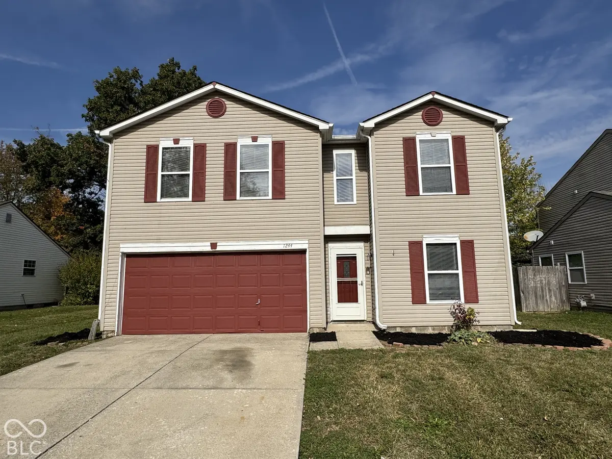 1244 Jasmine DR, Greenfield, IN 46140