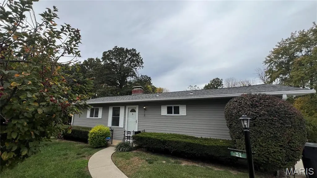 31 Wedgewood DR, Belleville, IL 62221