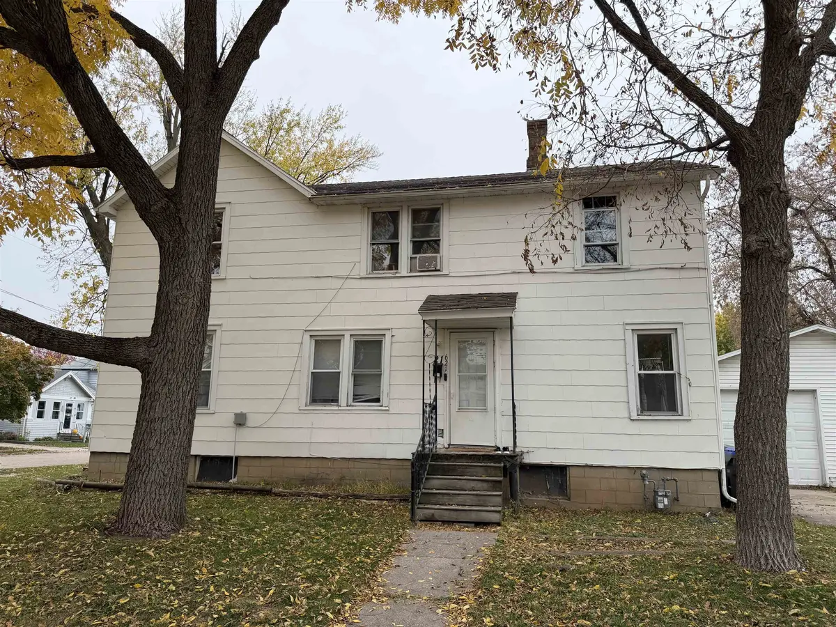 621 HENRY ST, Neenah, WI 54956-0000