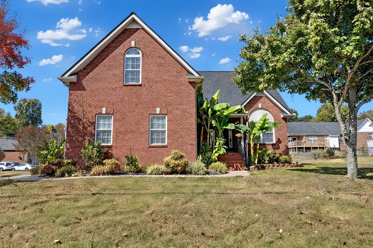 4001 Claude Dr, Smyrna, TN 37167