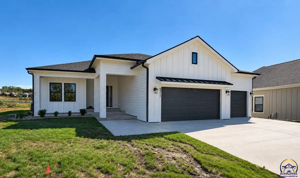 6211 SW 46th CT, Topeka, KS 66610
