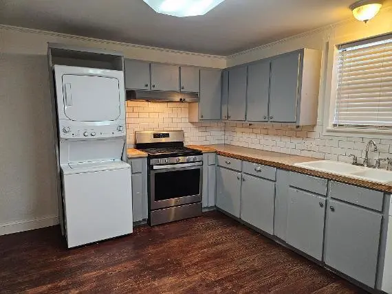 406 Lexington RD, Elgin, TX 78621
