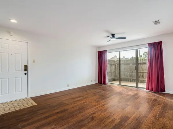 6810 Deatonhill DR #109, Austin, TX 78745