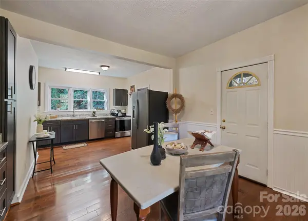 1955 Mockingbird LN, Sylva, NC 28779