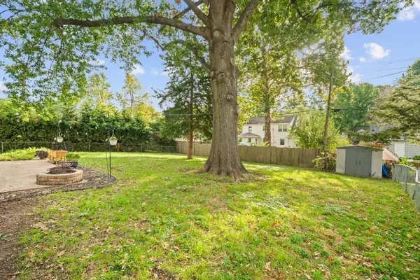 2219 W 79TH ST, Prairie Village, KS 66208